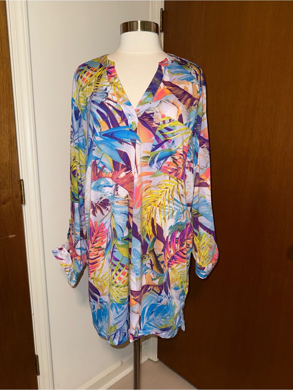 New York Laundry Multicolor Tropical V-Neck Tunic